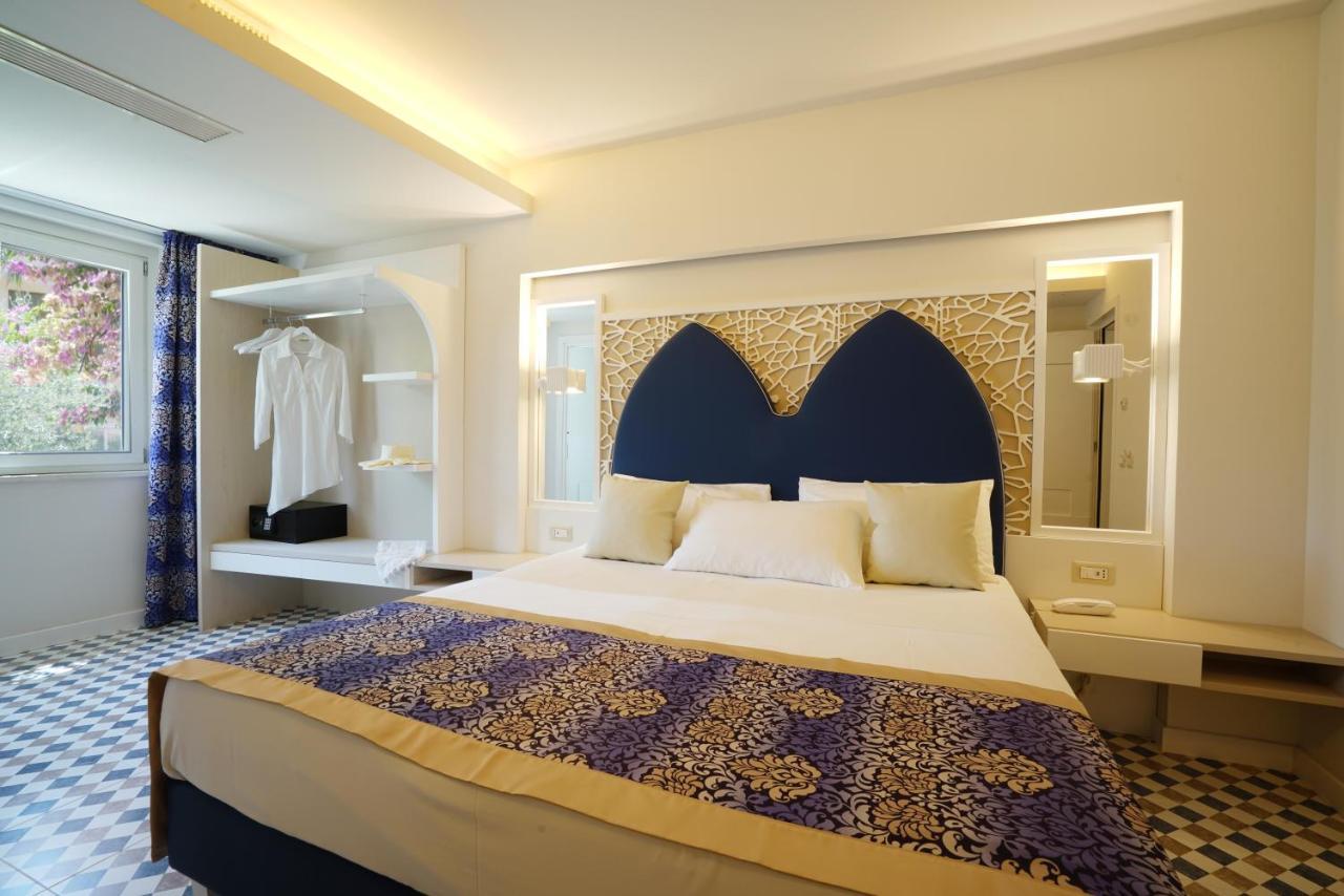 Suite Hotel L'Oasi Di Riaci (Adults Only) Santa Domenica  Ngoại thất bức ảnh